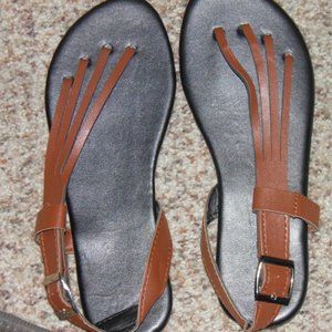 TOE SANDALS - VERY UNIQUE, NEVER WORN.......TO SMALL FOR ME